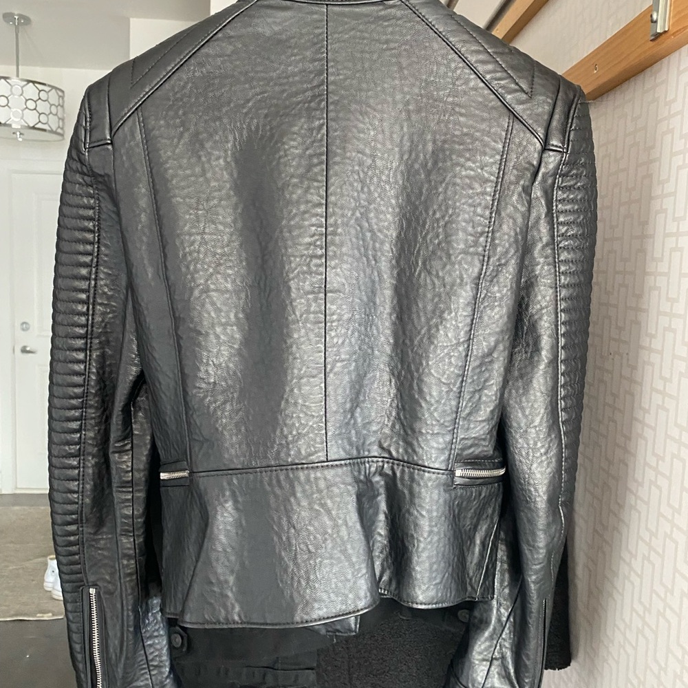 Leather jacket - Picture 2 of 2